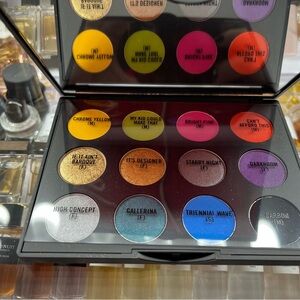 MAC Cosmetics Vibrant Eyeshadow Palette